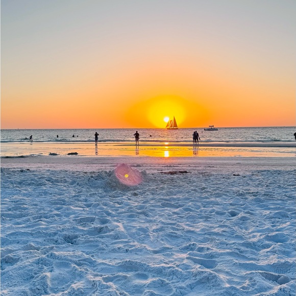 … - Picture 4 of 16